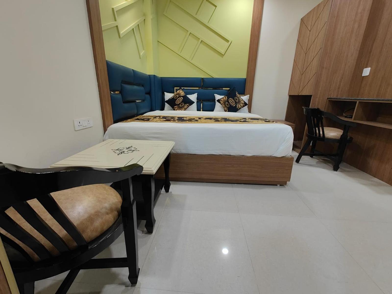 Nova Suites-delhi Airocity 5* New Delhi